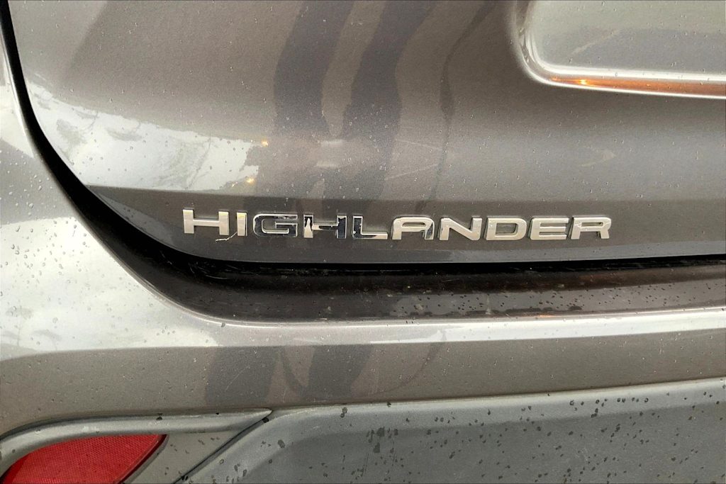 Thumbnail: 2023 Toyota Highlander - 7