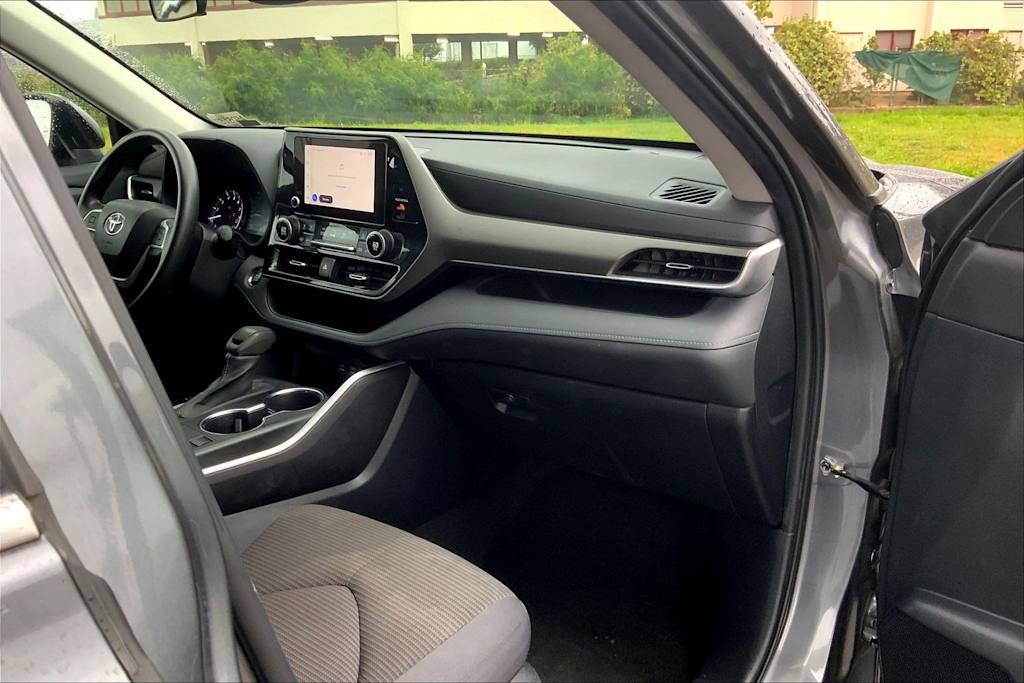 Thumbnail: 2023 Toyota Highlander - 24