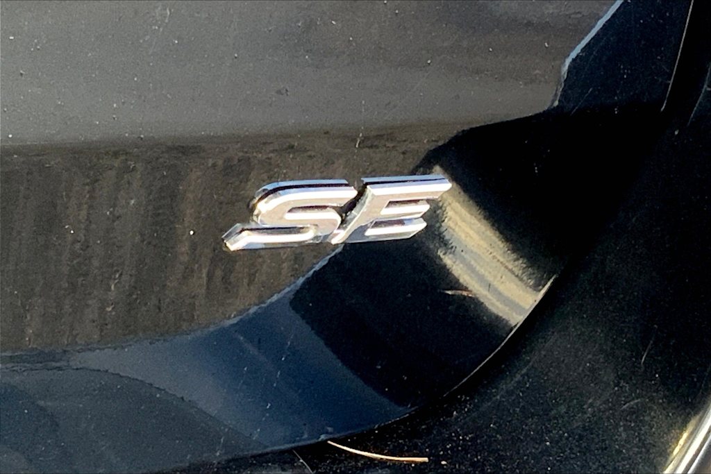 2015 Toyota Sienna SE 17