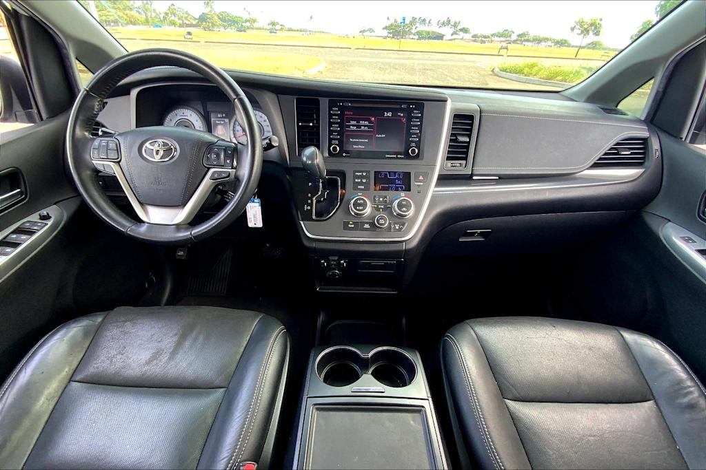 2020 Toyota Sienna SE 9