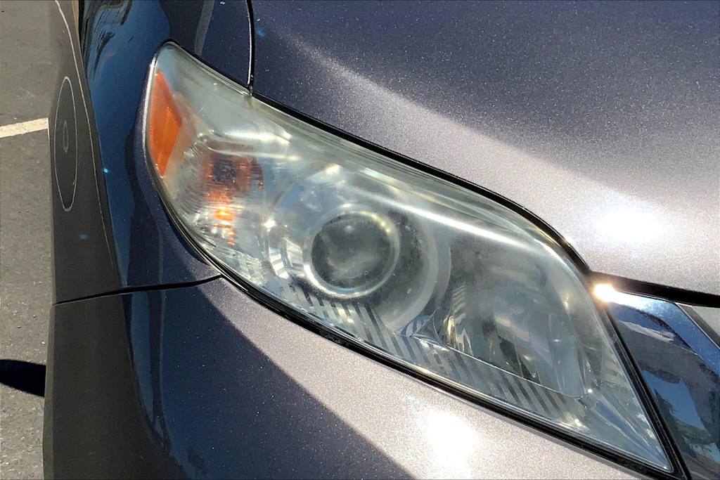 Thumbnail: 2014 Toyota Sienna - 30