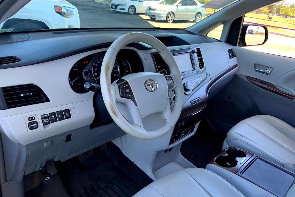 Thumbnail: 2014 Toyota Sienna - 2