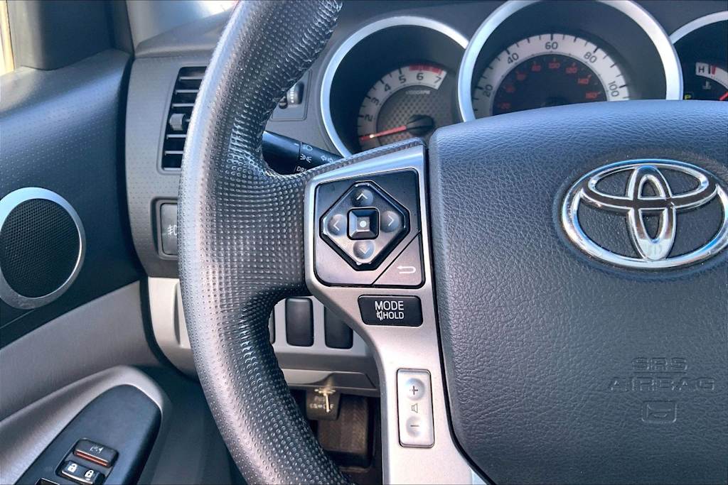 Thumbnail: 2014 Toyota Tacoma - 25