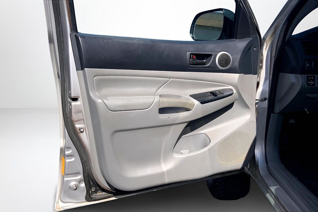 Thumbnail: 2014 Toyota Tacoma - 28