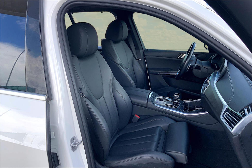 Thumbnail: 2022 BMW X5 - 12