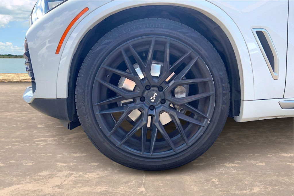 Thumbnail: 2019 BMW X5 - 8