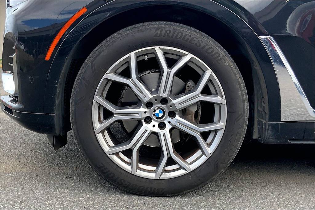 Thumbnail: 2021 BMW X7 - 8