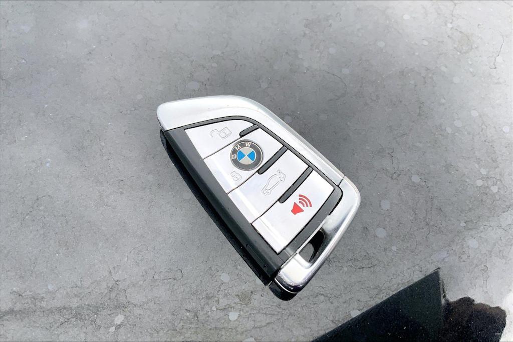 Thumbnail: 2021 BMW X7 - 21