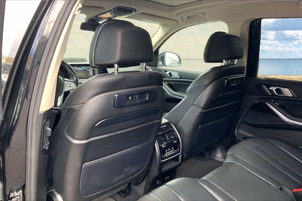 Thumbnail: 2021 BMW X7 - 13