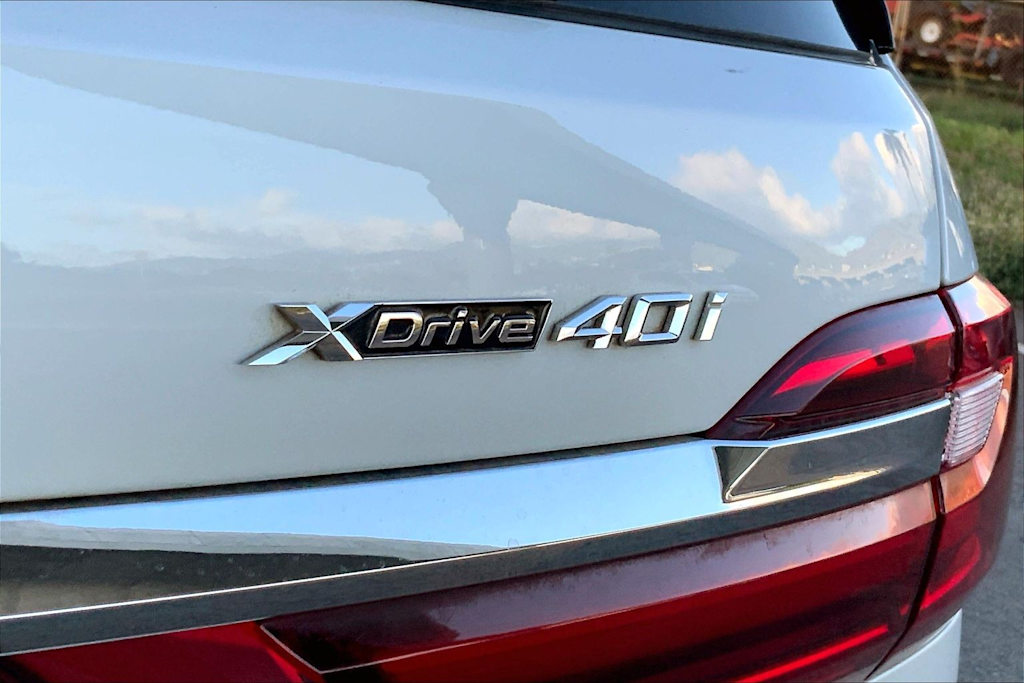 Thumbnail: 2021 BMW X7 - 7