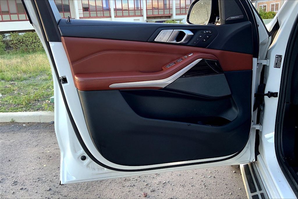 Thumbnail: 2021 BMW X7 - 26