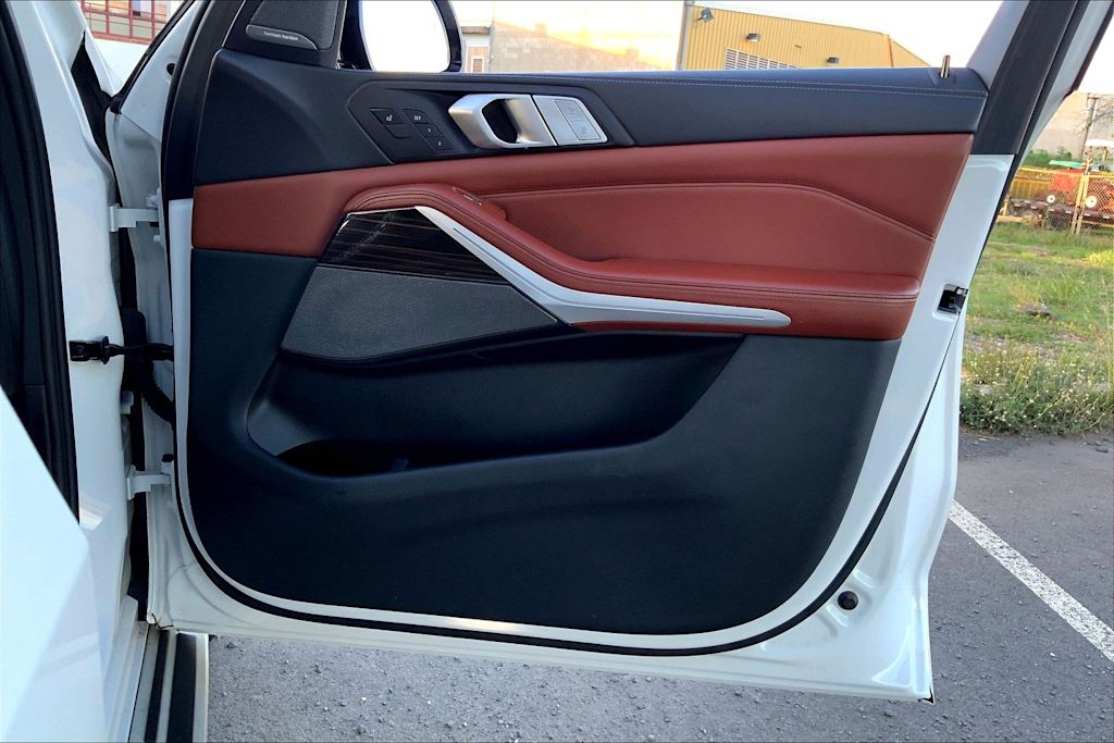 Thumbnail: 2021 BMW X7 - 27