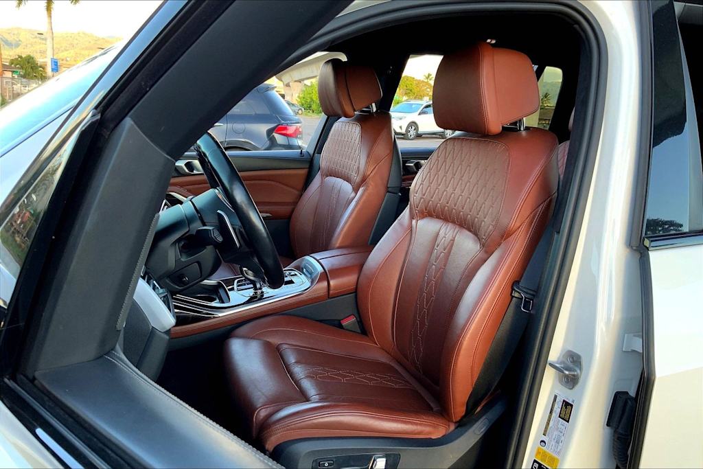 Thumbnail: 2021 BMW X7 - 10