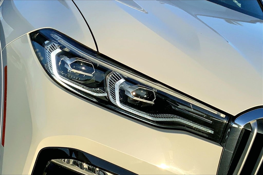 Thumbnail: 2021 BMW X7 - 30