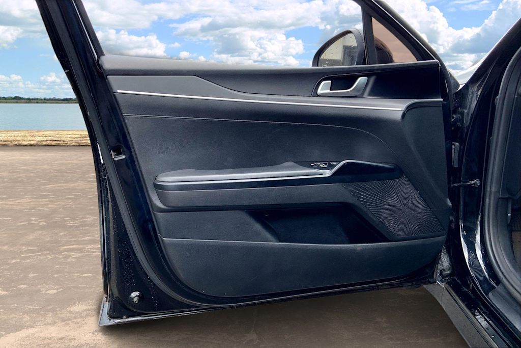 Thumbnail: 2021 Kia K5 - 28