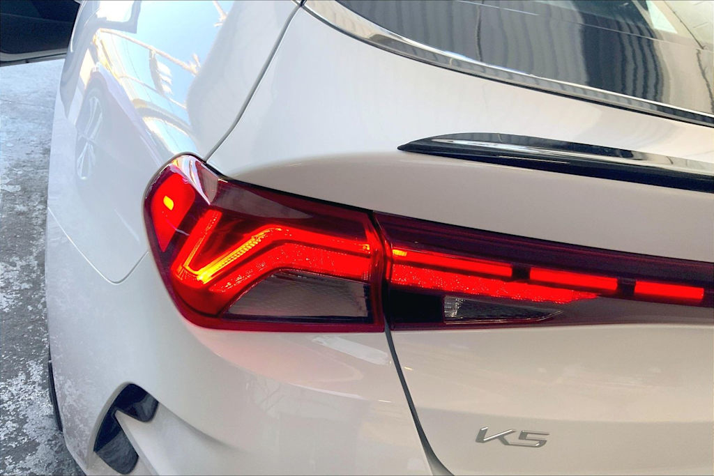 Thumbnail: 2023 Kia K5 - 32