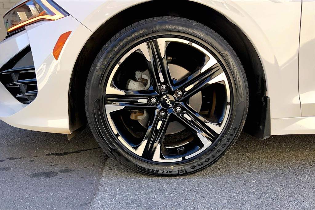 Thumbnail: 2023 Kia K5 - 8