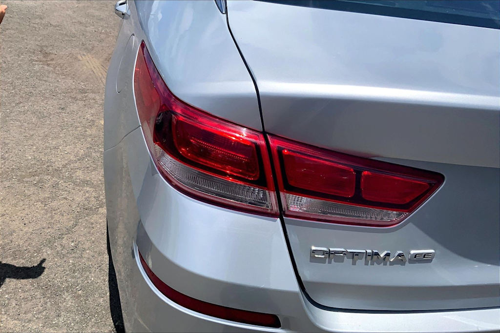 Thumbnail: 2020 Kia Optima - 32