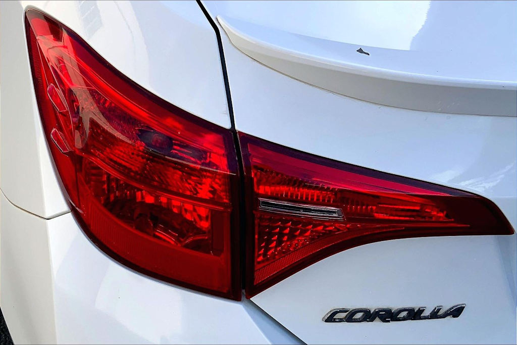 Thumbnail: 2017 Toyota Corolla - 32