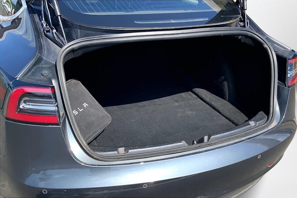 Thumbnail: 2018 Tesla Model 3 - 17