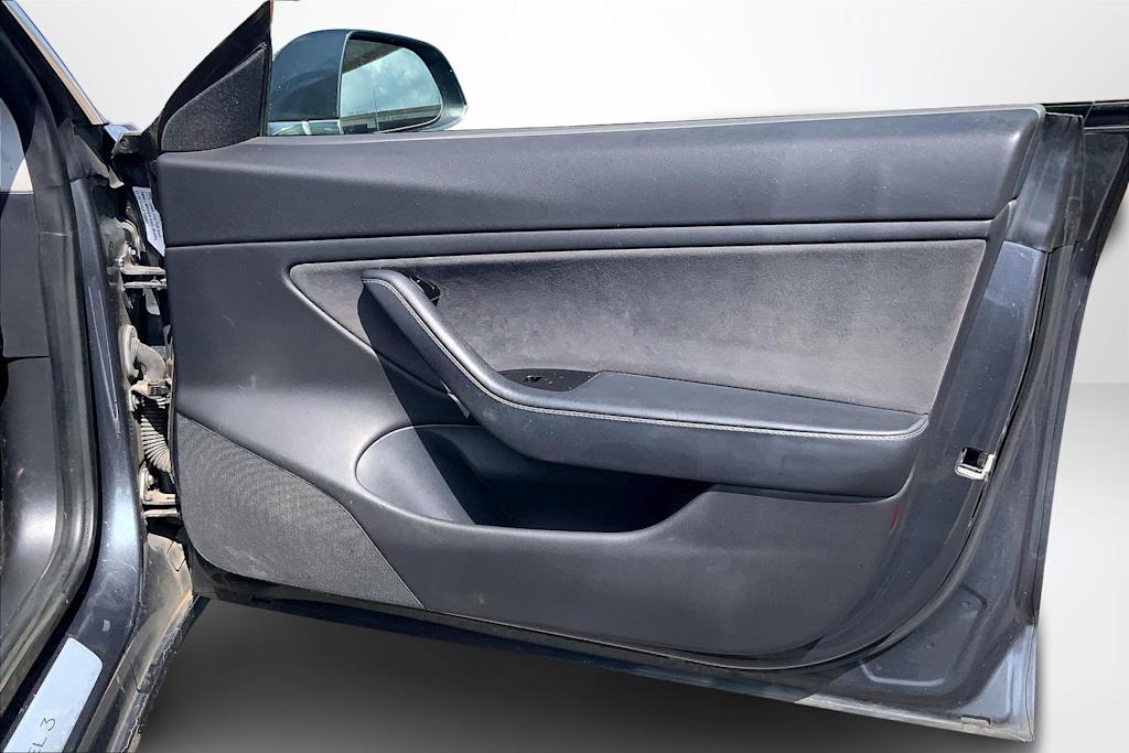 Thumbnail: 2018 Tesla Model 3 - 27