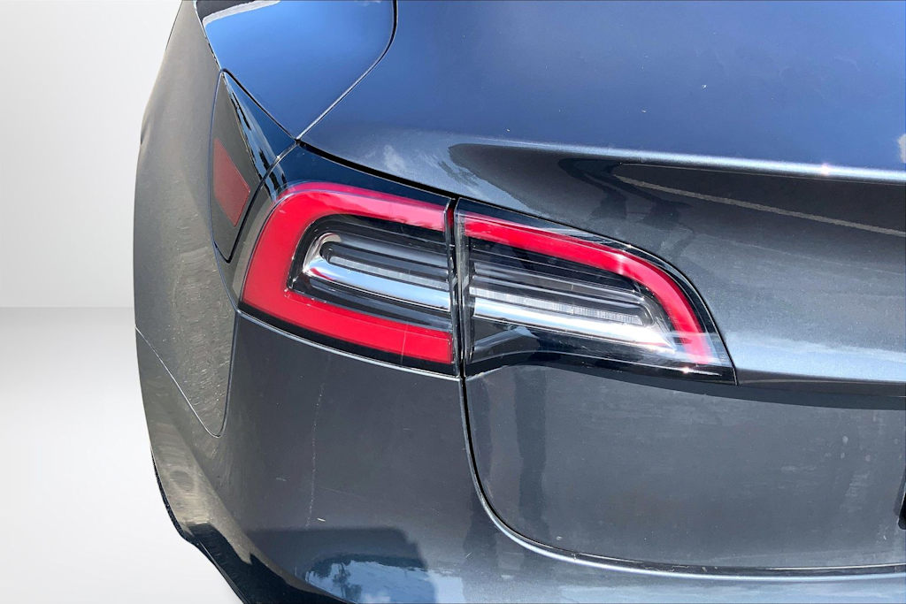 Thumbnail: 2018 Tesla Model 3 - 31