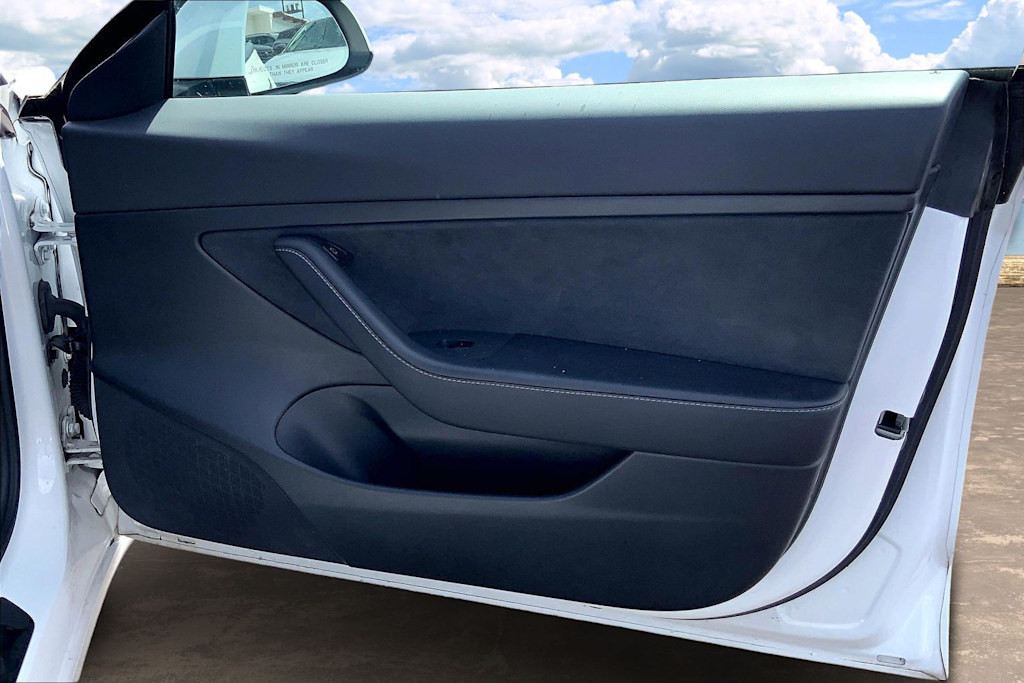 Thumbnail: 2021 Tesla Model 3 - 28