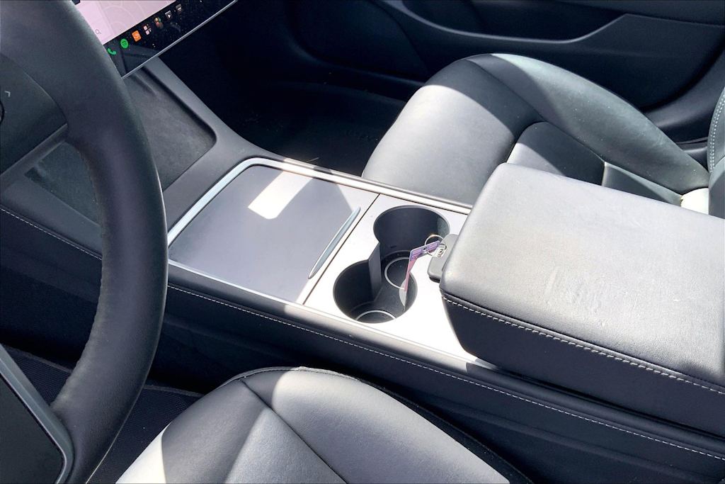 Thumbnail: 2021 Tesla Model 3 - 16
