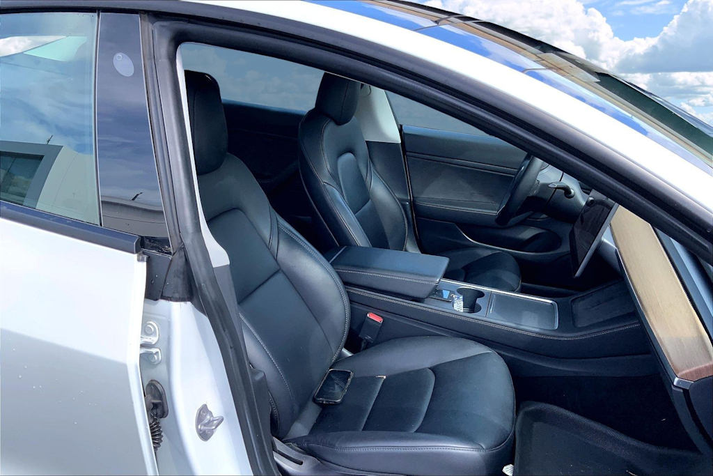 Thumbnail: 2021 Tesla Model 3 - 11