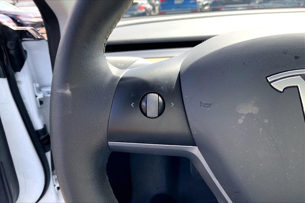 Thumbnail: 2021 Tesla Model 3 - 24