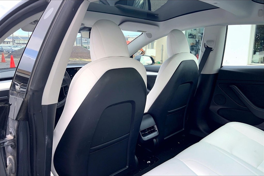 Thumbnail: 2022 Tesla Model 3 - 12