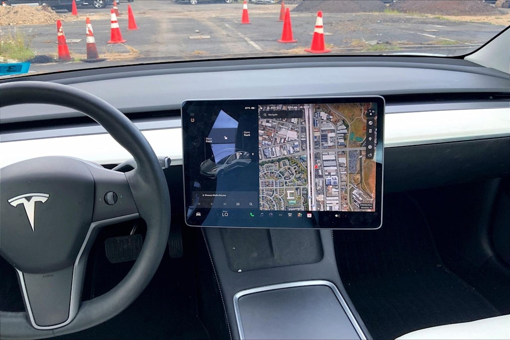 Thumbnail: 2022 Tesla Model 3 - 14