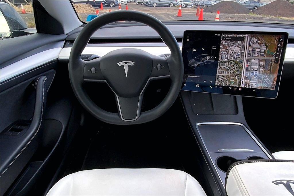 Thumbnail: 2022 Tesla Model 3 - 13