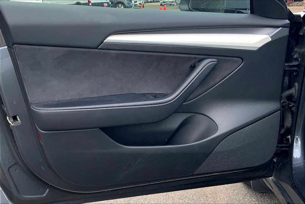 Thumbnail: 2022 Tesla Model 3 - 27