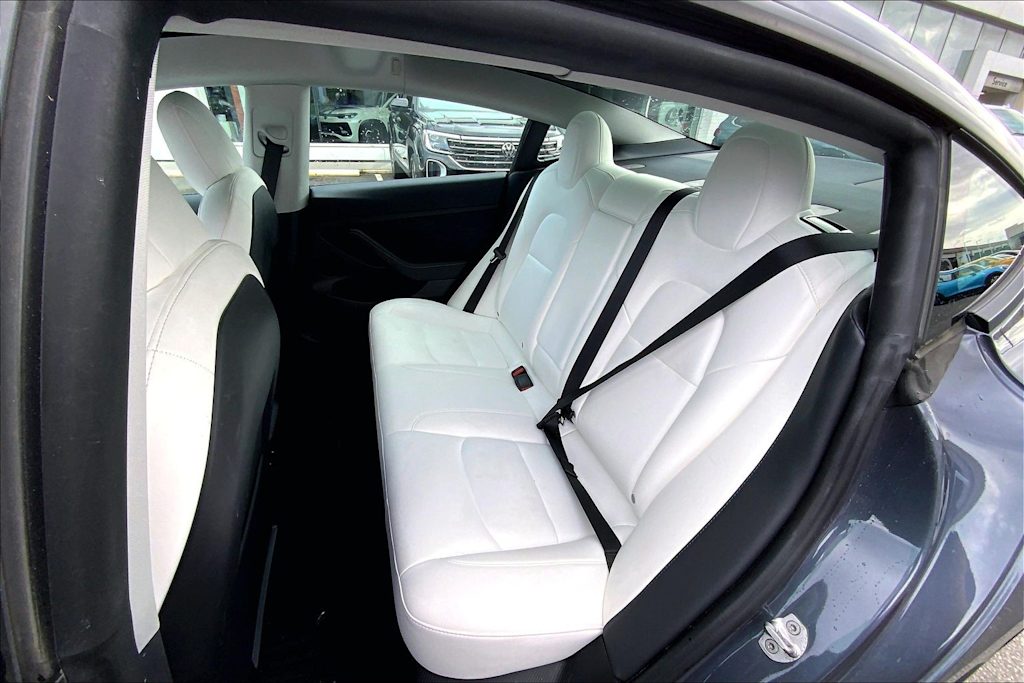 Thumbnail: 2022 Tesla Model 3 - 29