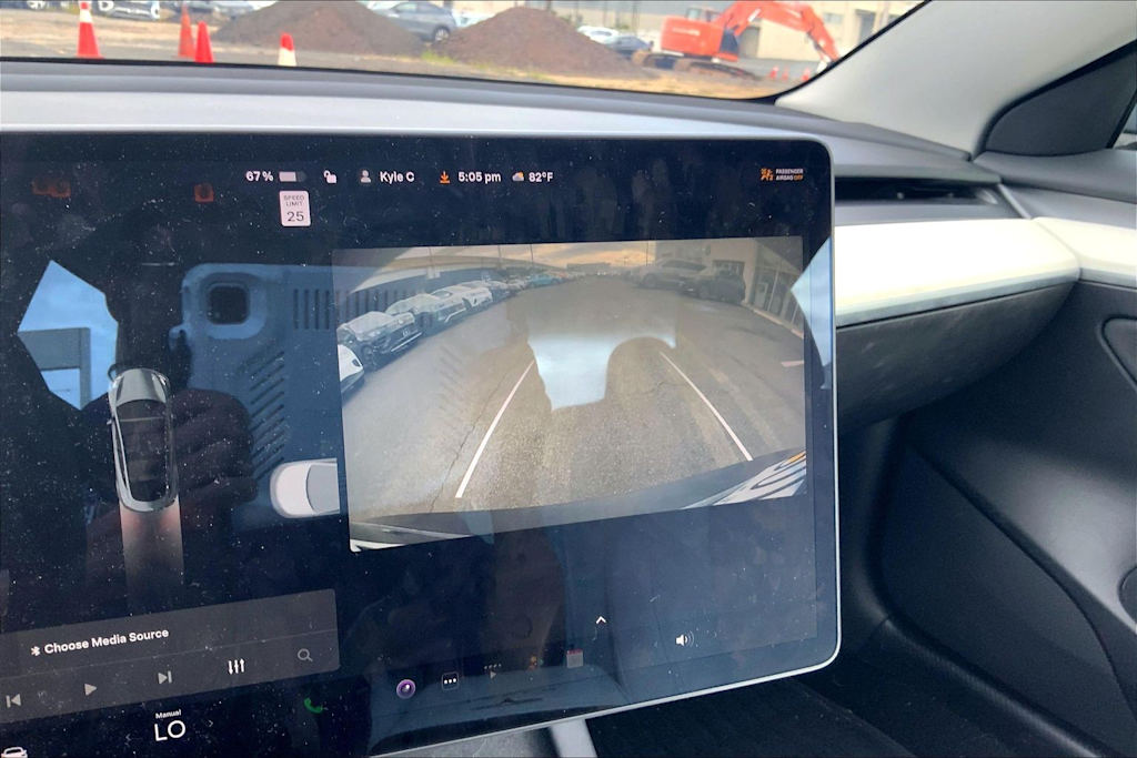 Thumbnail: 2022 Tesla Model 3 - 15