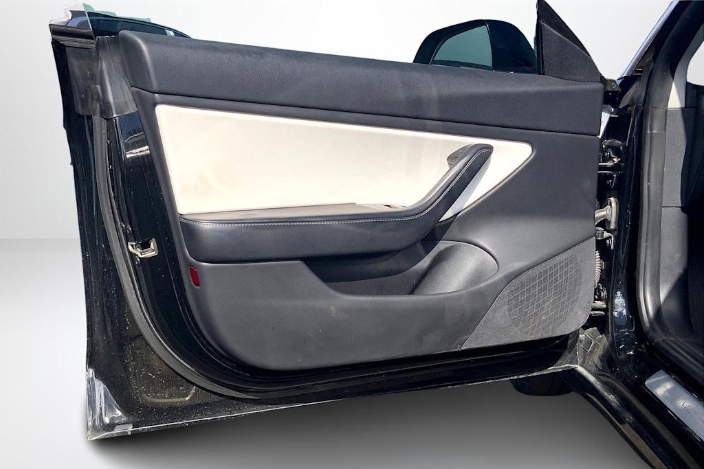 Thumbnail: 2019 Tesla Model 3 - 27