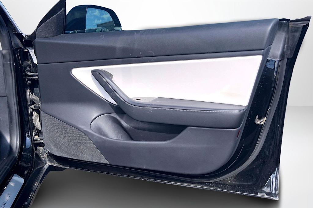 Thumbnail: 2019 Tesla Model 3 - 28