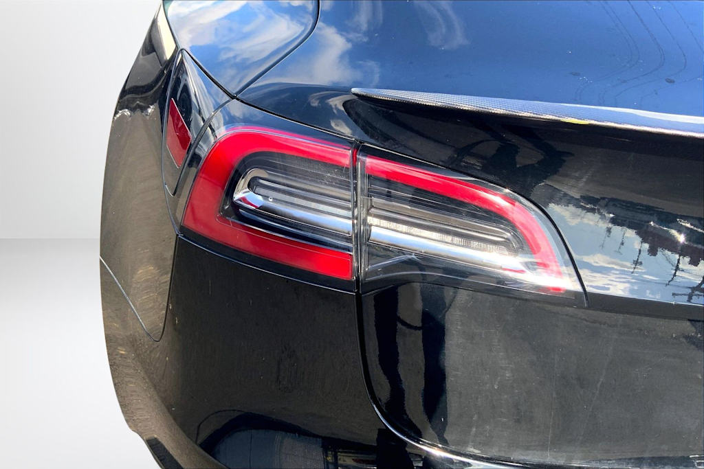 Thumbnail: 2019 Tesla Model 3 - 32