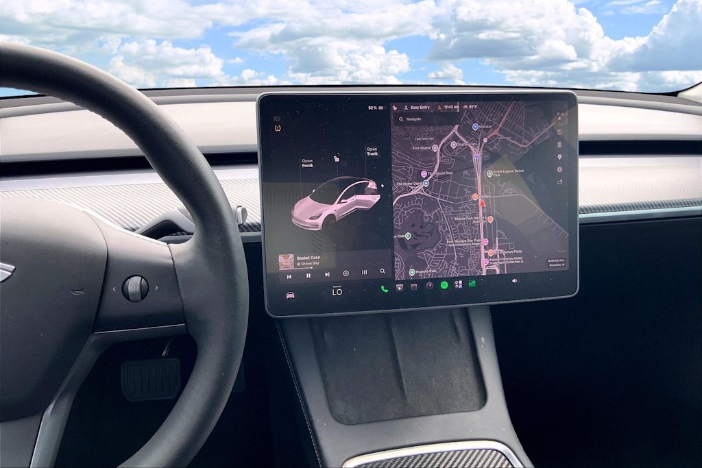Thumbnail: 2022 Tesla Model 3 - 14