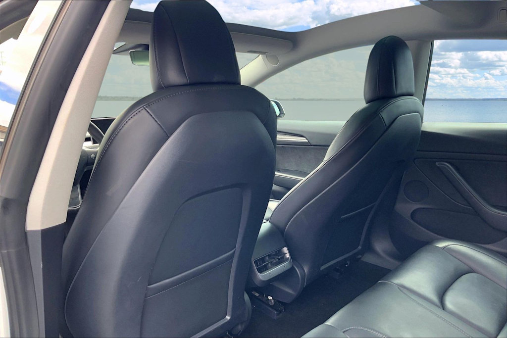 Thumbnail: 2022 Tesla Model 3 - 12