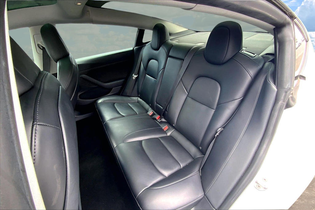Thumbnail: 2022 Tesla Model 3 - 29