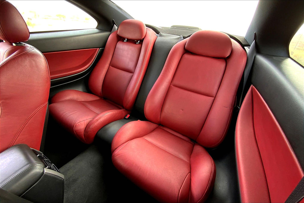 2005 Pontiac GTO Base 12