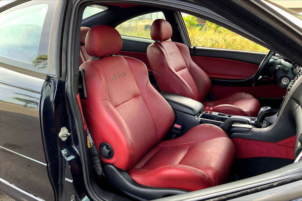 2005 Pontiac GTO Base 11