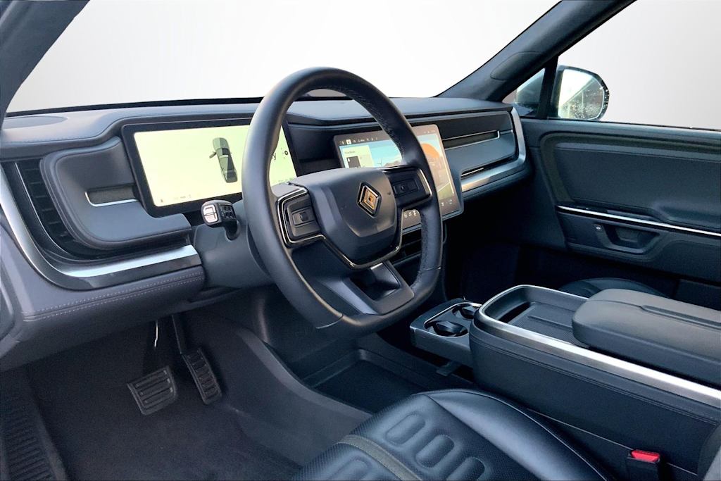 Thumbnail: 2025 Rivian R1S - 2