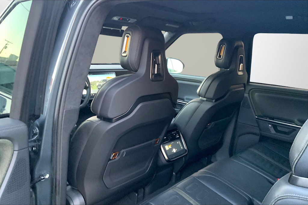 Thumbnail: 2025 Rivian R1S - 12