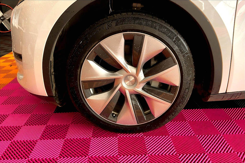 Thumbnail: 2023 Tesla Model Y - 8