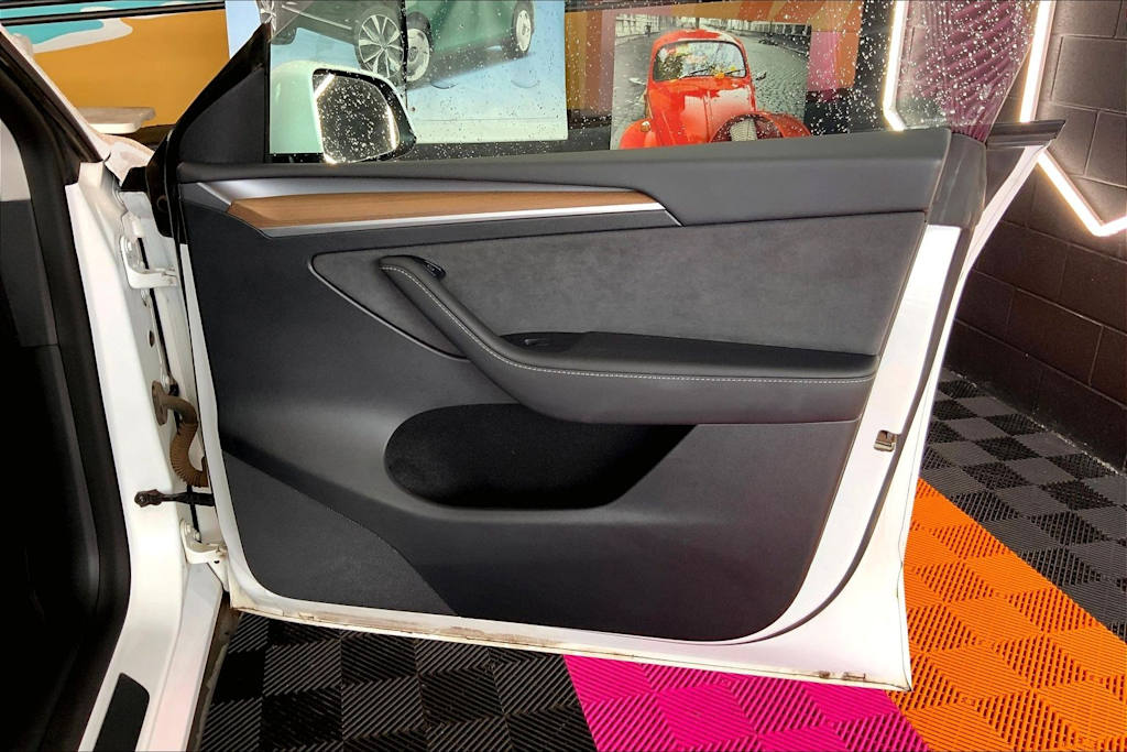 Thumbnail: 2023 Tesla Model Y - 27