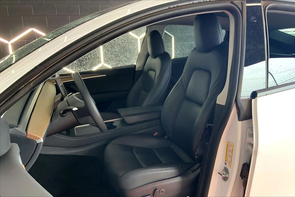 Thumbnail: 2023 Tesla Model Y - 10