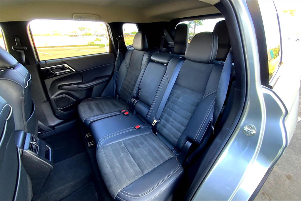 2024 Mitsubishi Outlander SE 28